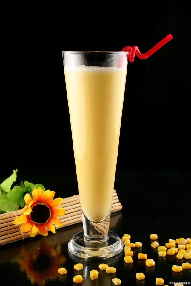 奶香玉米汁:香濃醇厚的美味飲品_純果汁