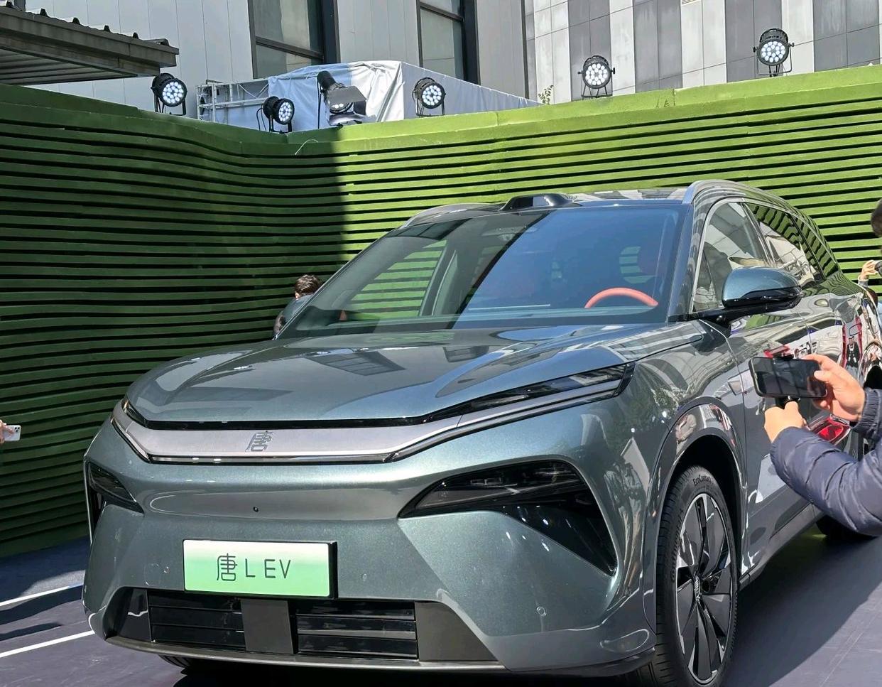 比亞迪全新唐L來襲!設(shè)計(jì)煥新、七座空間、多重動力可選