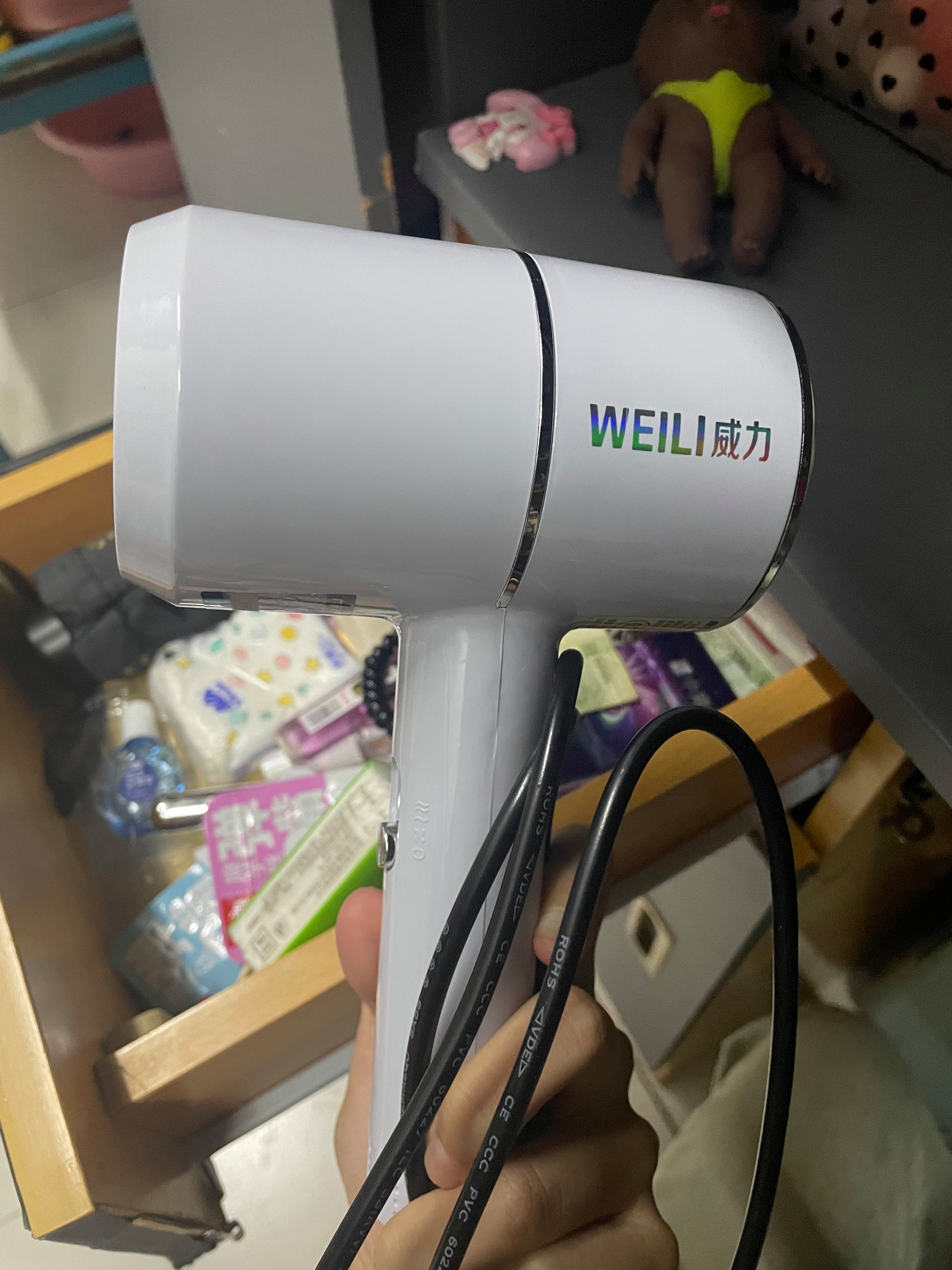 請問電吹風(fēng)2200w的普通插座能帶動嗎