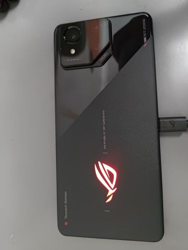 ROG游戲手機2報價_ROG游戲手機2參數(shù)_圖片_口碑